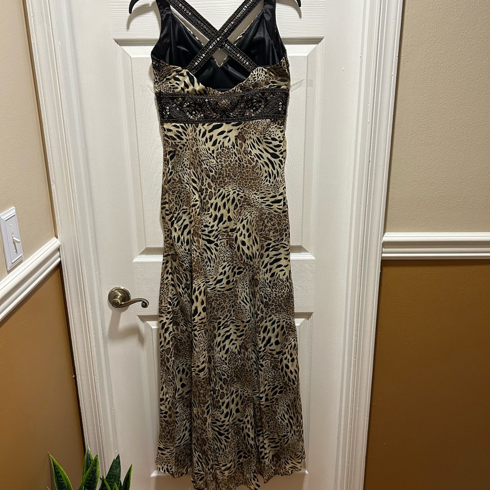 Gown - Picture 3 of 5